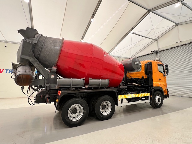 Hino 700 2813 6×4 Cement Mixer