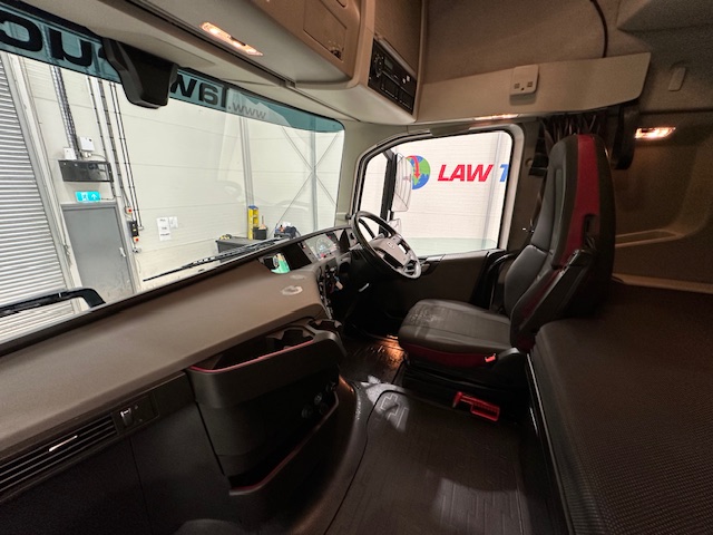 Volvo FH 500 6×2 Midlift Tractor Unit