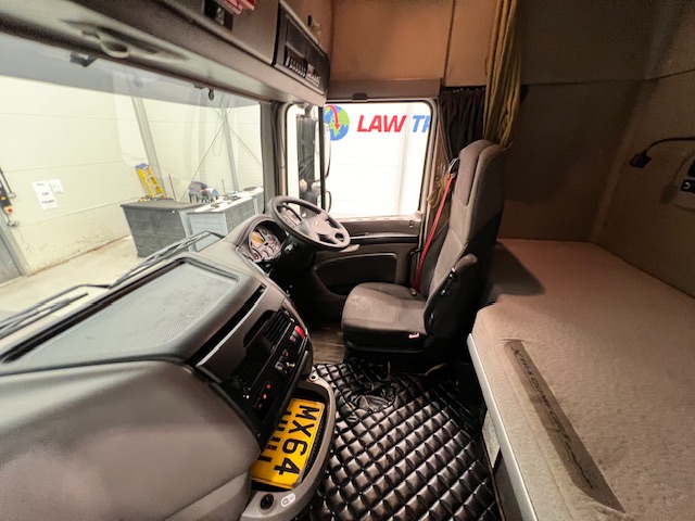 DAF XF105 460 6×2 Space Cab Tractor Unit