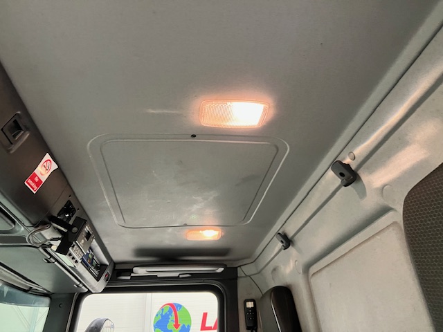 Scania P280 6×2 Rear Lift Day Cab Fridge Box