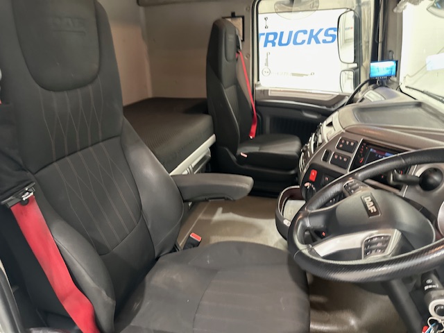 DAF XF 530 6×2 Midlift Tractor Unit