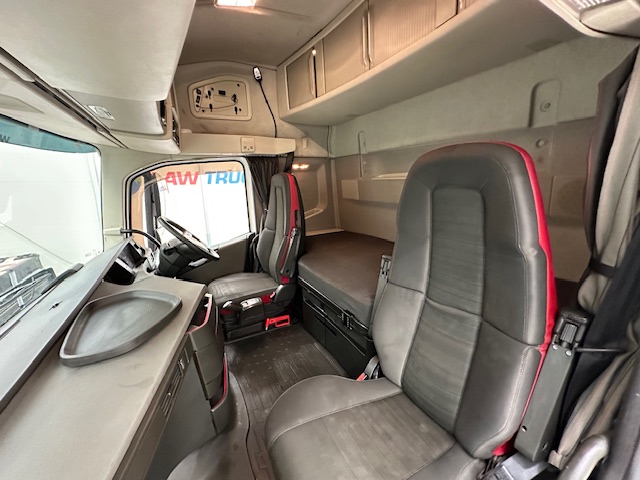 Volvo FH 500 6×2 Midlift Tractor Unit