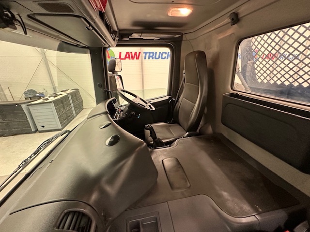 Scania P250 4×2 Day Cab Skip Loader