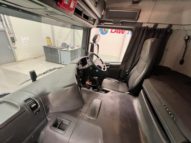 Scania P320 6×2 10 Tyre Sleeper Cab Dropside