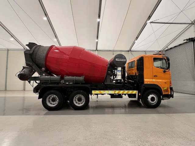 Hino 700 2813 6×4 Cement Mixer