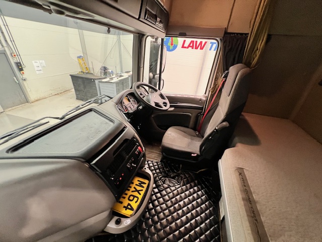 DAF XF105 460 6×2 Space Cab Tractor Unit