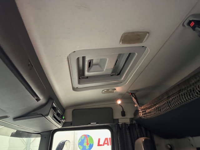Scania R420 6×2 Rear Lift Brick Grab Drawbar