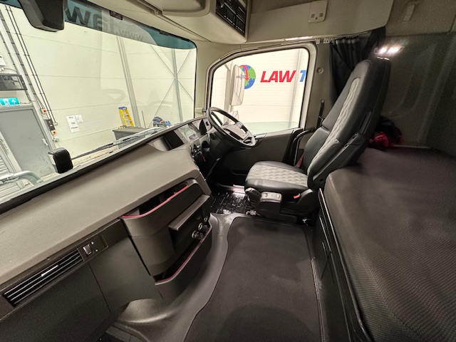 Volvo FH 500 6×2 Midlift Tractor Unit PTO