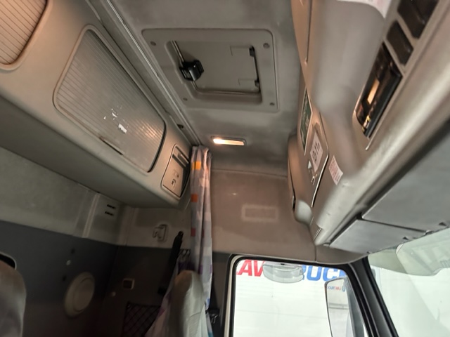 Volvo FM 300 6×2 Sleeper Cab Curtainsider