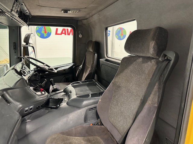 Scania 114 340 6×2 Rear Lift Day Cab Beavertail