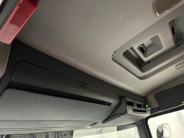 Scania R420 6×2 Rear Lift Brick Grab Drawbar