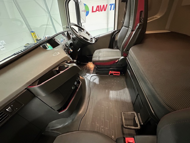 Volvo FH 500 6×2 Midlift Tractor Unit