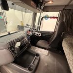 DAF CF 370 6×2 Sleeper Cab Fridge Box - thumbnail
