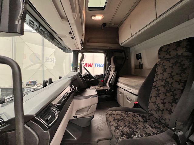 Scania S450 6×2 Midlift Highline Tractor Unit