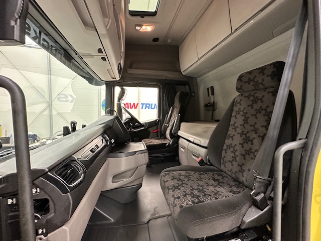Scania S450 6×2 Midlift Highline Tractor Unit