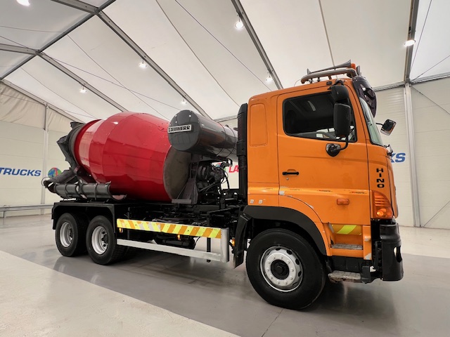 Hino 700 2813 6×4 Cement Mixer