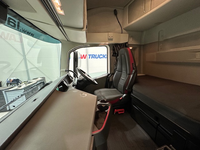 Volvo FH 500 6×2 Midlift Tractor Unit