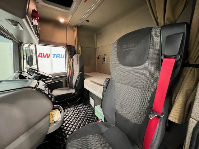 DAF XF105 460 6×2 Space Cab Tractor Unit