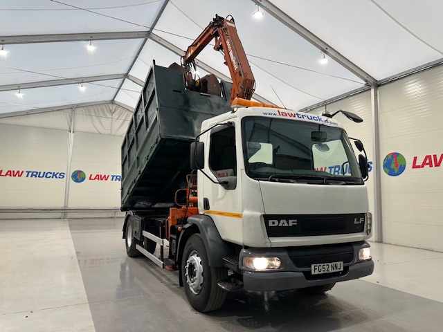 DAF LF55 220 4×2 Steel Tipper Grab Manual