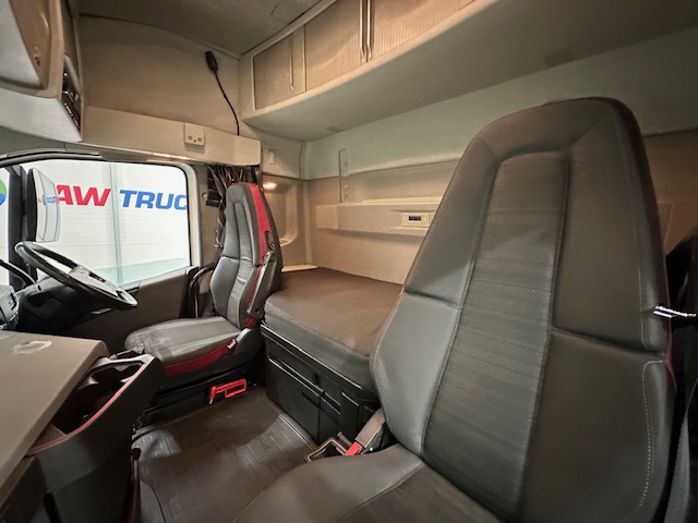 Volvo FH 500 6×2 Midlift Tractor Unit