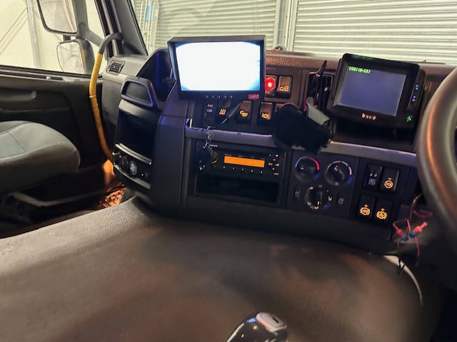 Volvo FM 450 Dropside Brick Grab Drawbar
