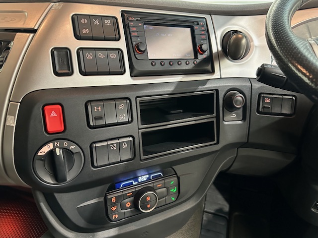 DAF XF 530 6×2 Midlift Tractor Unit