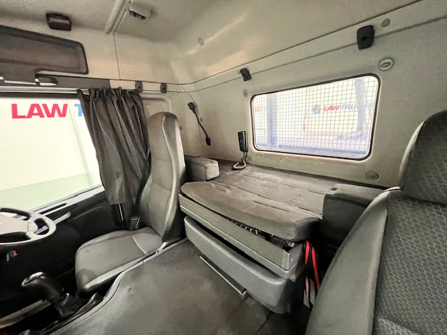 Scania P370 8×4 Sleeper Cab Skip Loader