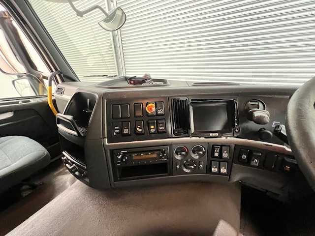 Volvo FM 450 Dropside Brick Grab Drawbar