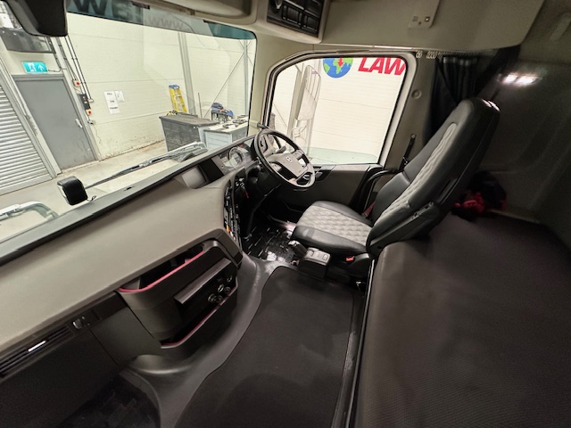 Volvo FH 500 6×2 Midlift Tractor Unit PTO