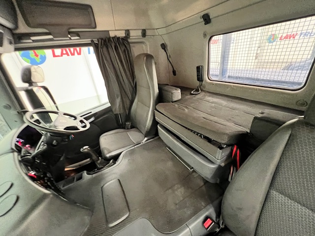 Scania P370 8×4 Sleeper Cab Skip Loader