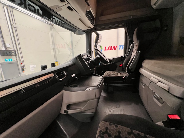 Scania S450 6×2 Midlift Highline Tractor Unit