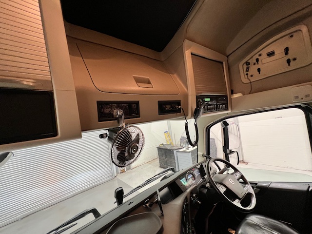 Volvo FH16 750 6×2 Midlift Tractor Unit