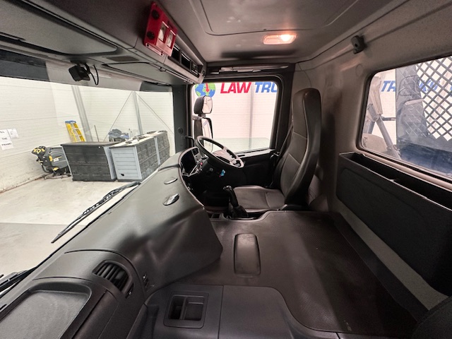 Scania P250 4×2 Day Cab Skip Loader