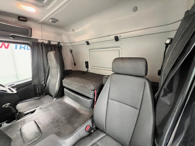 Scania P320 6×2 10 Tyre Sleeper Cab Dropside