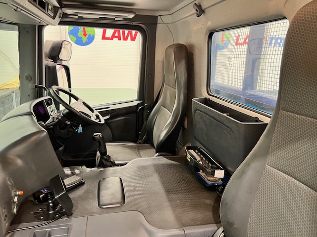 Scania P280 6×2 Rear Lift Dropside Brick Grab