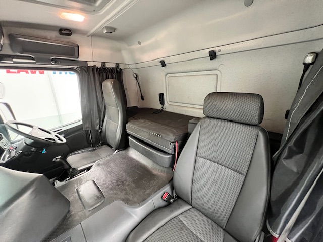 Scania P320 6×2 10 Tyre Sleeper Cab Dropside