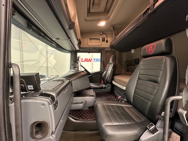 Scania R450 6×2 Highline Midlift Tractor Unit