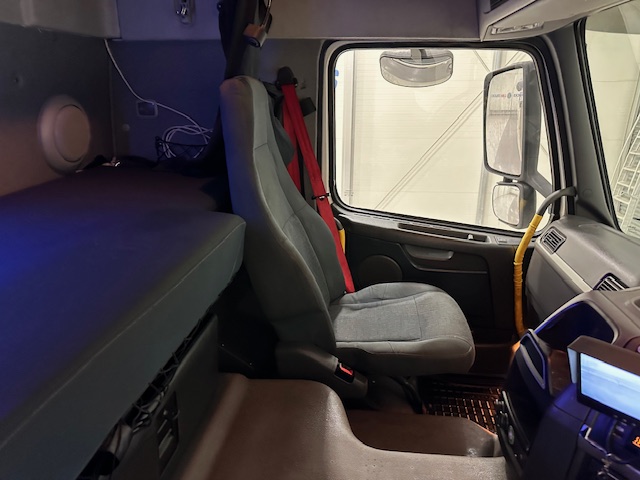 Volvo FM 450 Dropside Brick Grab Drawbar