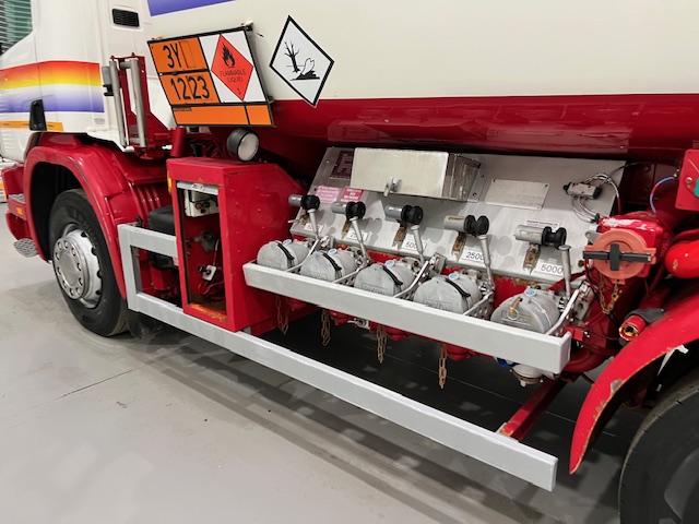 Scania P94 300 6×2 Rear Lift 20000 Litre Fuel Tanker
