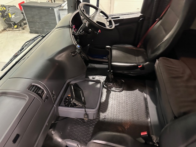 Scania R420 6×2 Rear Lift Brick Grab Drawbar