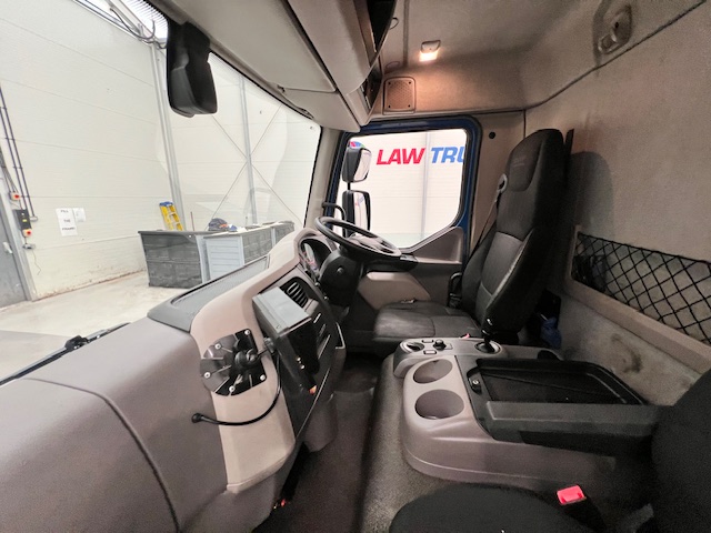 DAF LF 180 Day Cab Dropside with Tail Lift