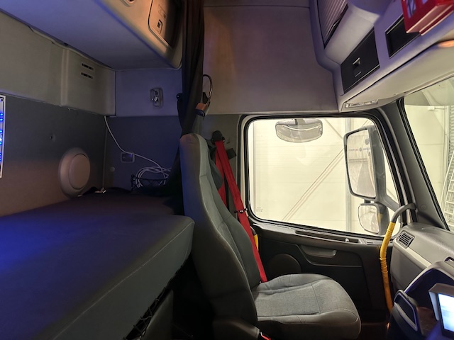 Volvo FM 450 Dropside Brick Grab Drawbar
