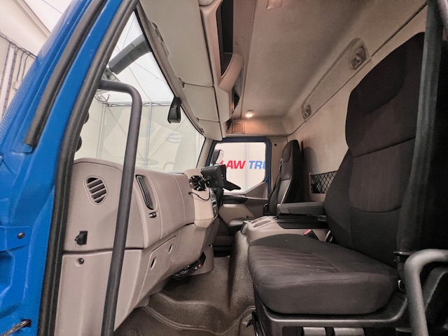 DAF LF 180 Day Cab Dropside with Tail Lift