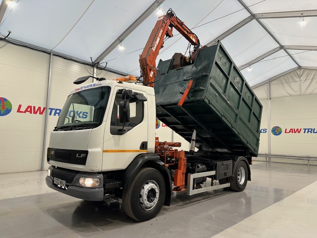 DAF LF55 220 4×2 Steel Tipper Grab Manual