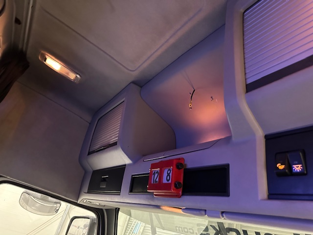 Volvo FM 450 Dropside Brick Grab Drawbar