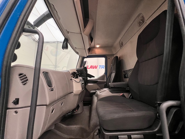 DAF LF 180 Day Cab Dropside with Tail Lift