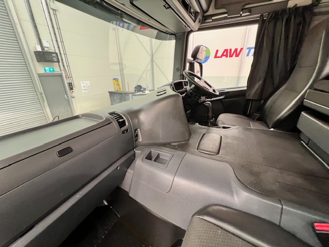 Scania P370 8×4 Sleeper Cab Skip Loader