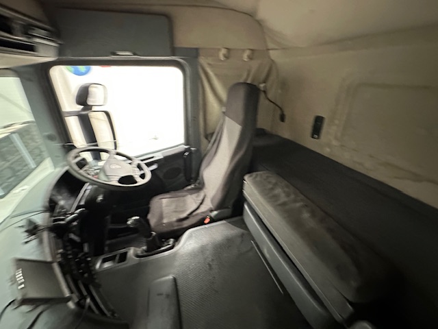 Scania P420 8×4 Sleeper Cab Vacuum Tanker