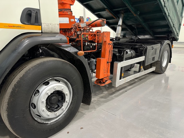 DAF LF55 220 4×2 Steel Tipper Grab Manual