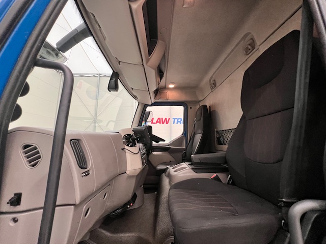 DAF LF 180 Day Cab Dropside with Tail Lift